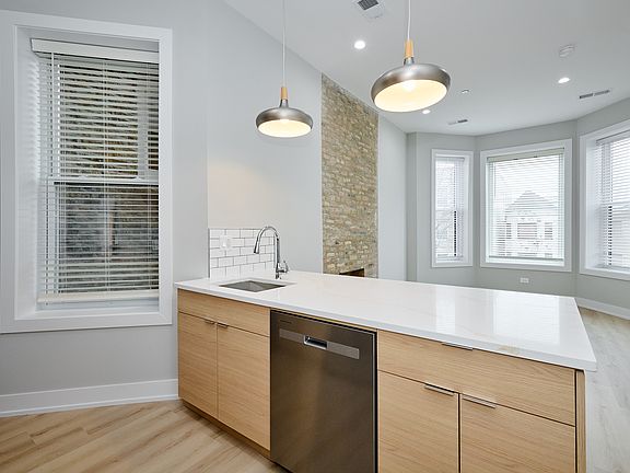 5th image of 4543 S Saint Lawrence Ave #2F