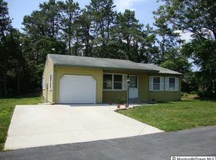 4 Eaton Ln, Manchester Township, NJ 08759