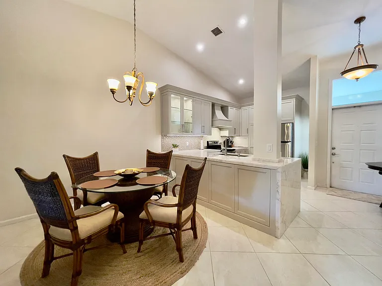 202 Cypress Point Dr #202 — Photo 9