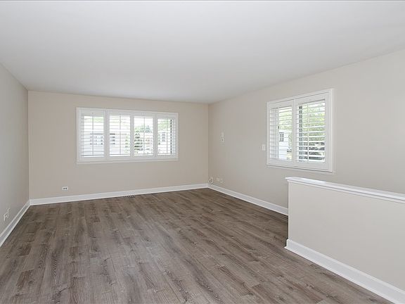 5th image of 123 Fairlane Ct APT A