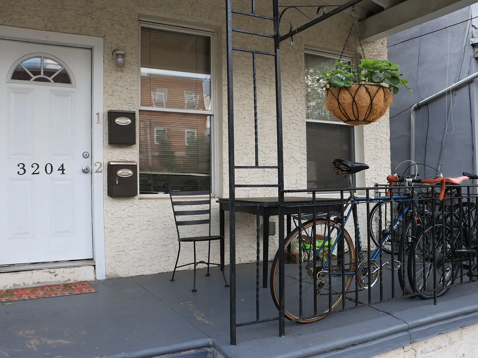 3 bed, 2377 sqft, $2,500 — Photo 3