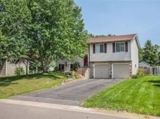 10791 Hummingbird St NW, Coon Rapids, MN 55433