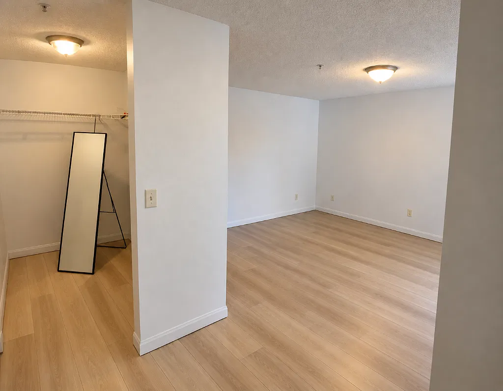 2 bed, 830 sqft, $1,695 — Photo 3
