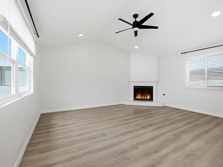 3718 Nile St — Photo 7