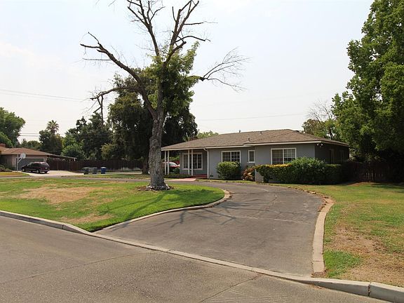 3rd image of 1109 W Pico Ave