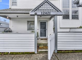 12421 SE Caruthers St, Portland, OR 97233