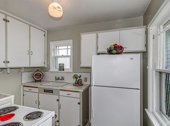 4th image of 1206 1/2 McKenzie Ave