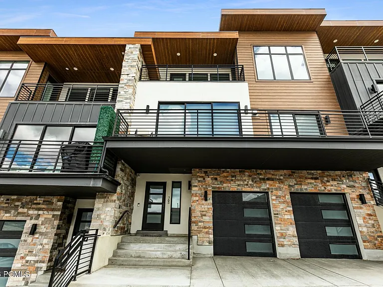 765 E Miner Way — Photo 2