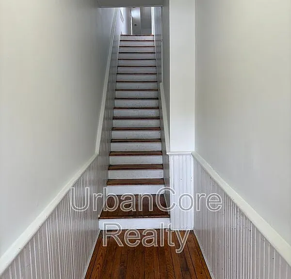 621 N 31st St #B — Photo 3