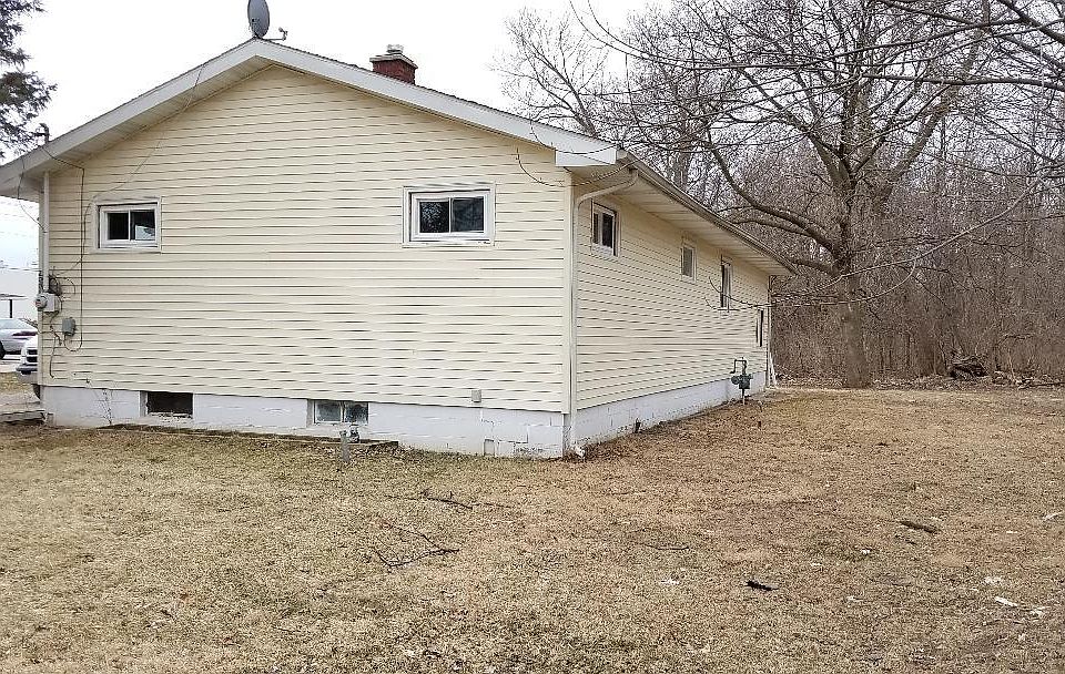 2nd image of 2001 Kulp Ave