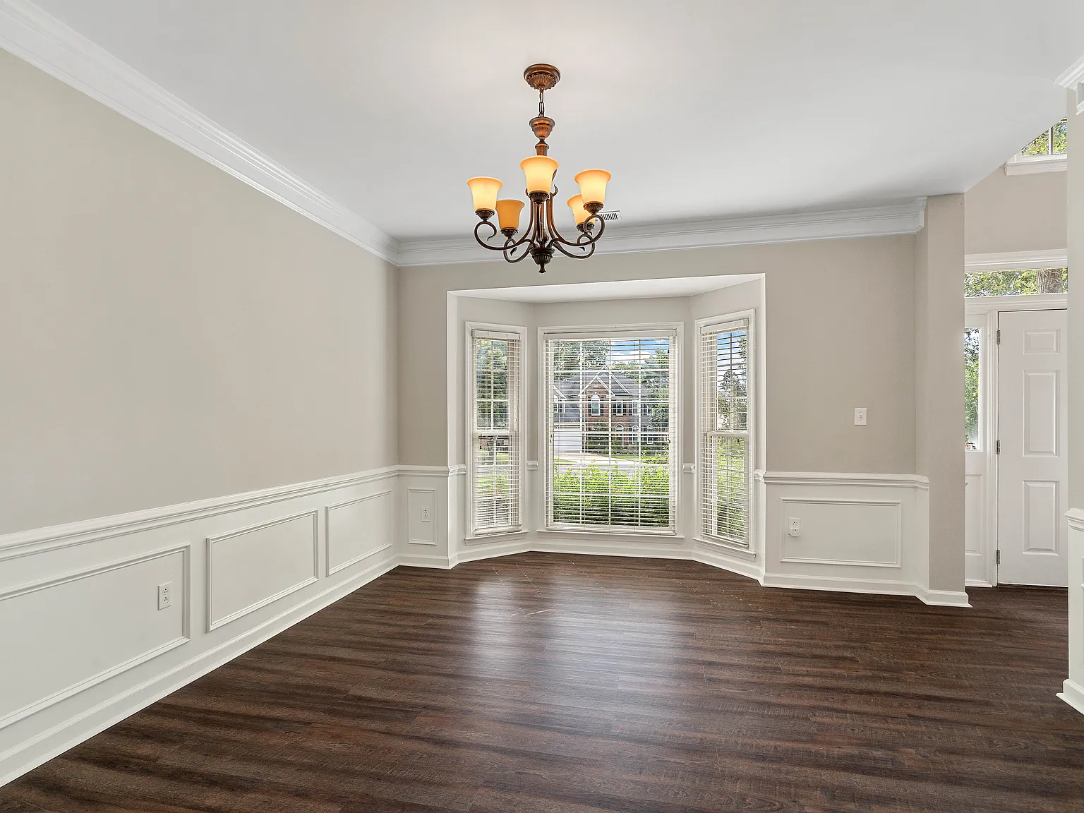 4 bed, 2.5 bath, 3161 sqft, $3,150 — Photo 4