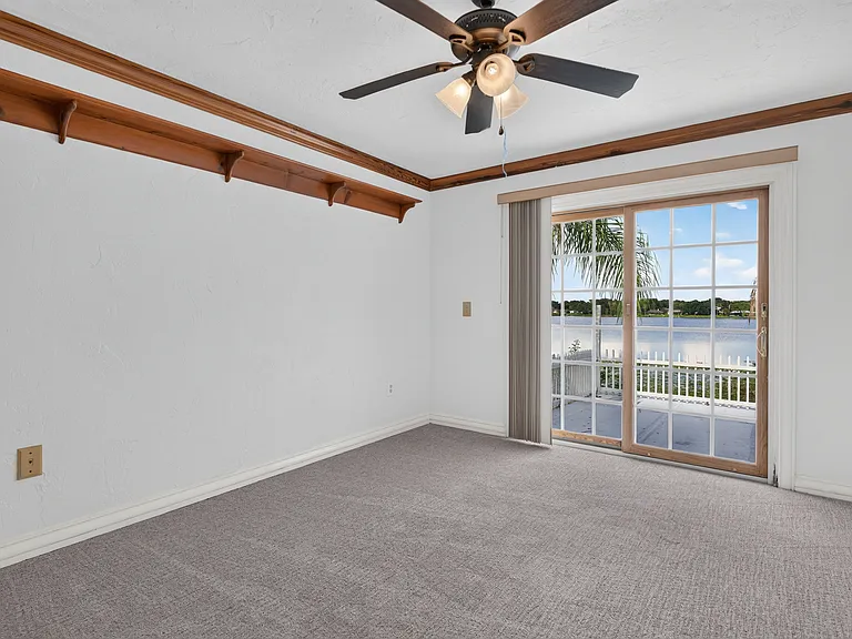 414 Somerset Dr — Photo 16