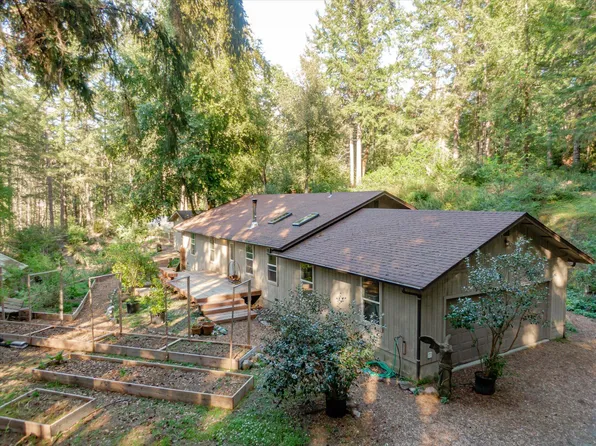 1316 Thomas Rd, Miranda, CA 95553