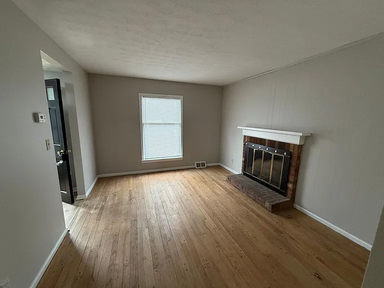 10410 Foxboro Dr — Photo 4