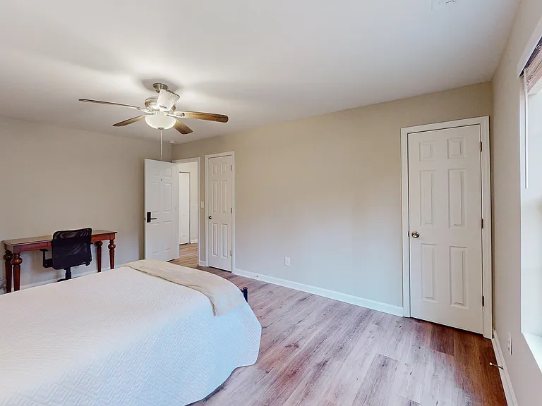 Shenta Oak Dr — Photo 2