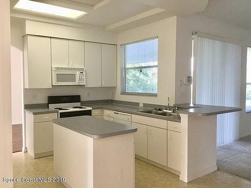 5th image of 3042 Hackensack Ave SE