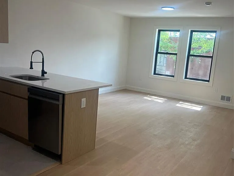 5 Montclair Ave — Photo 4