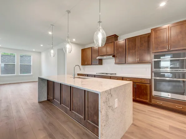 140 Sunny Glen Ct, Fuquay Varina, NC 27526