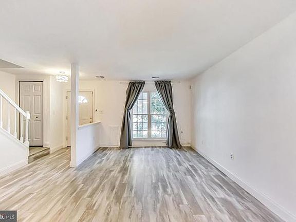 5th image of 2268 Prince Of Wales Ct