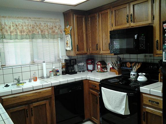 Lots of counter space

