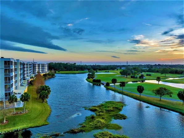 1200 Country Club Dr APT 5105, Largo, FL 33771