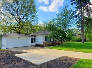6384 Fernhurst Ave, Parma Heights, OH 44130