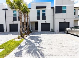 3518 Joshua Tree St, Palm Springs, FL 33461