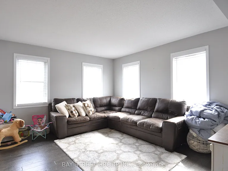 265 Ellen Davidson Dr #5 — Photo 4