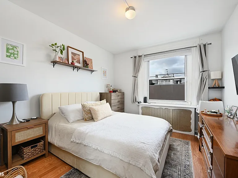 902 Park Ave #4 — Photo 12