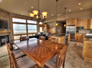 114 NW Oceania Dr, Waldport, OR