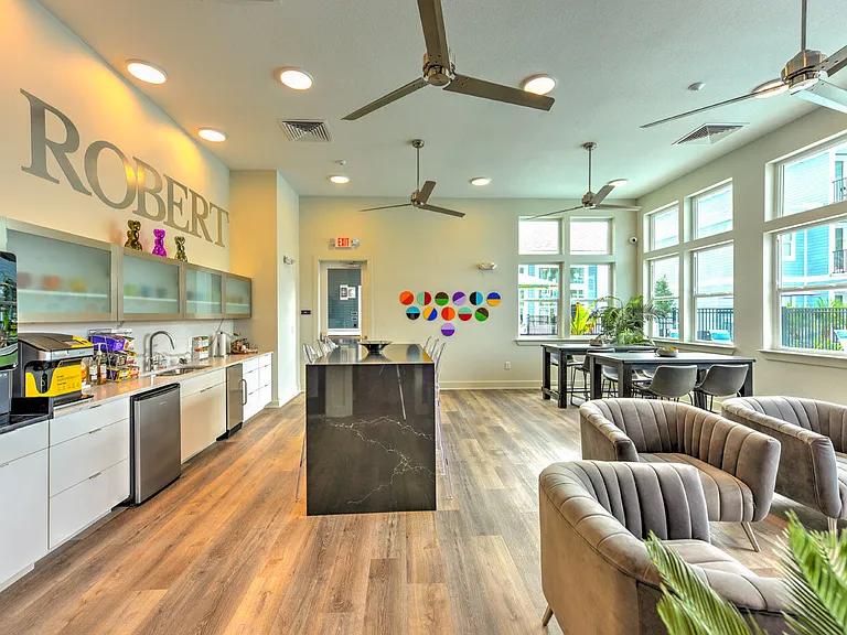 Lumen Luxury Apartments — Photo 12
