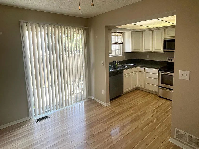 7770 Amberfalls Ct — Photo 7