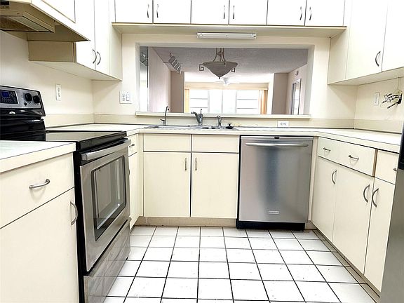 2nd image of 7352 N Devon Drive #F205