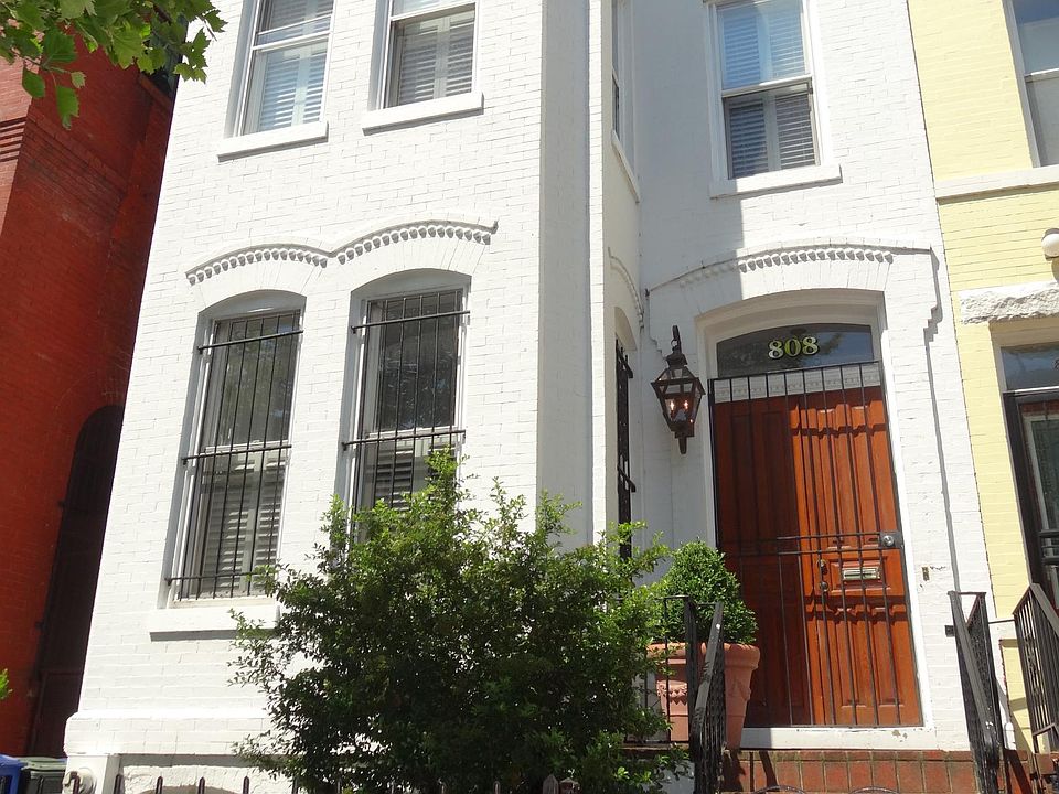 808 11TH STREET, NE