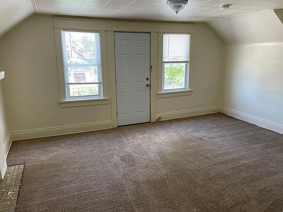 3rd image of 32 Hagen St #2