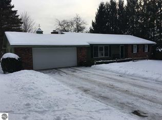528 Highland Park Dr, Traverse City, MI 49686