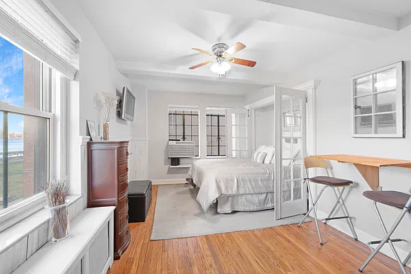 Sold by Compass | media 1