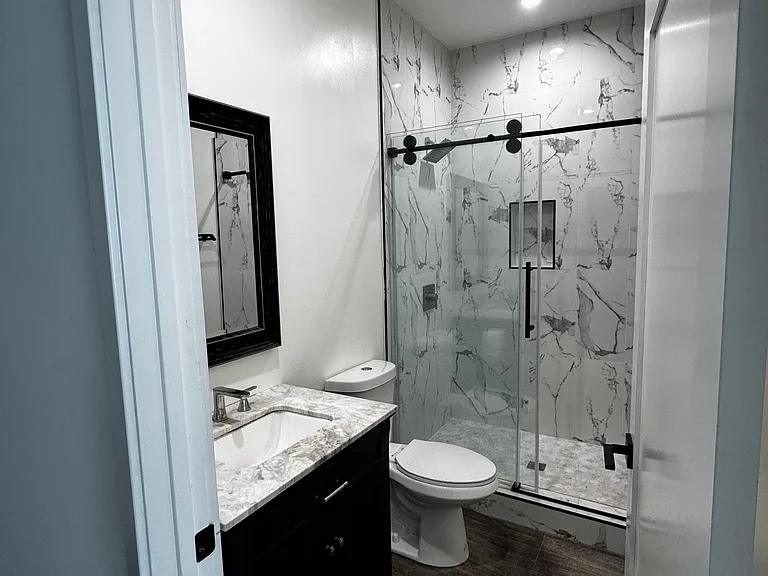 1129 N Catalina St — Photo 4