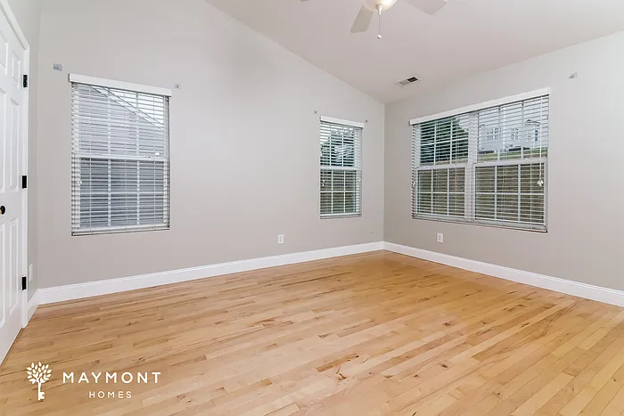 2808 Gross Ave — Photo 10
