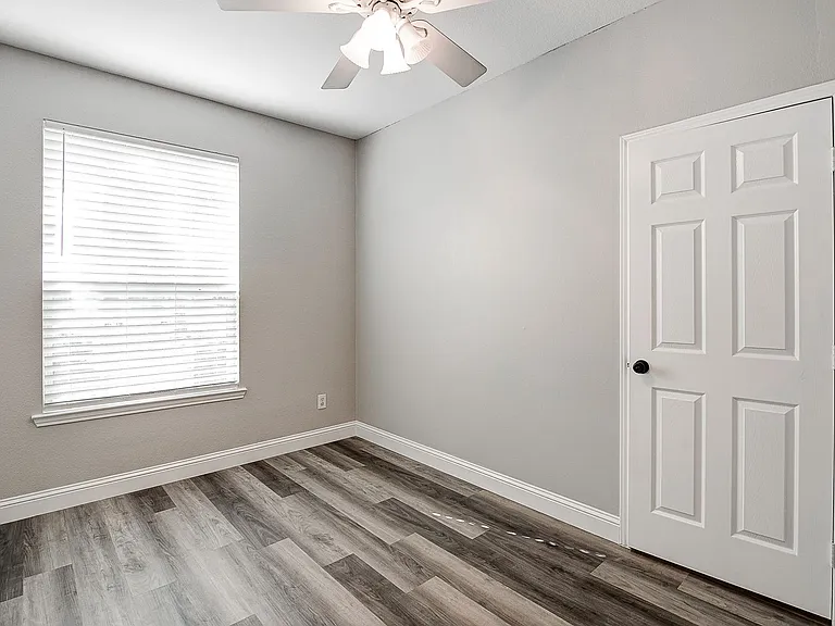 2504 Cypress Point Dr — Photo 9