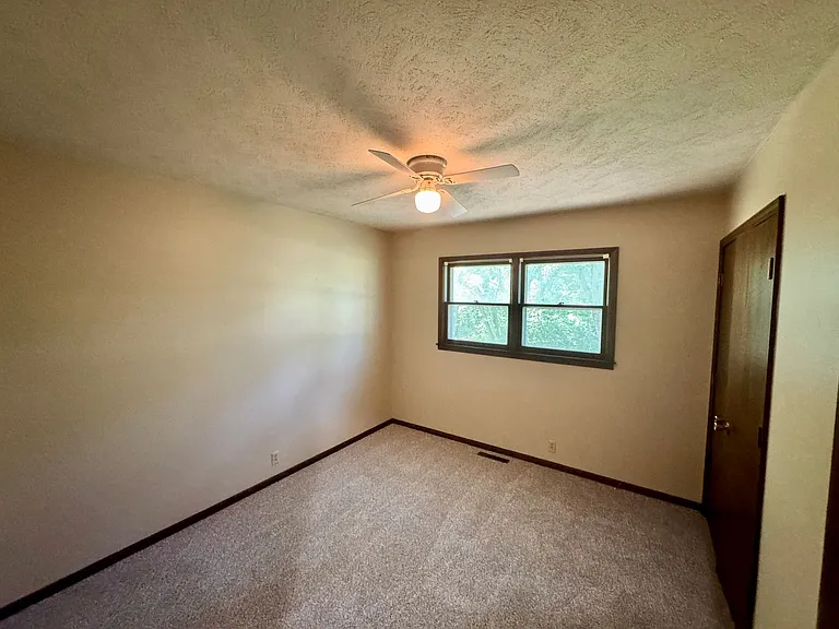 1405 Westwind Dr — Photo 8