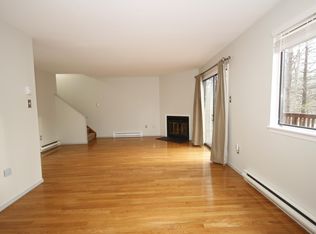 516 Wales Ct, Bushkill, PA 18324