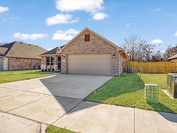 2nd image of 2032 Wyldewood Way