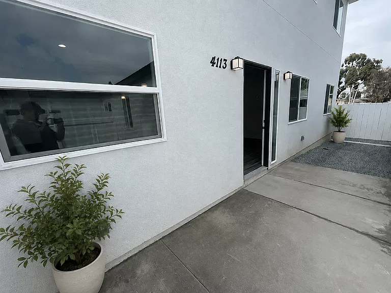 4109-4115 Beta St — Photo 1