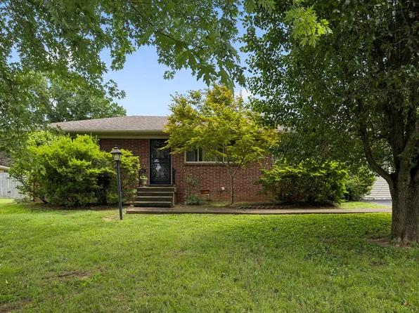 5 Richmond Dr, Clarksville, TN 37042