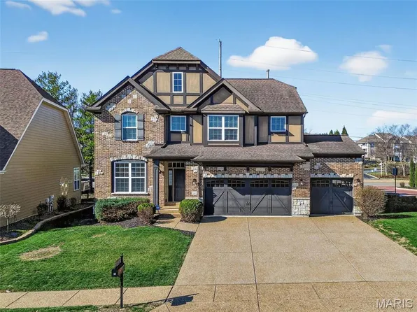 142 Tuscany Trace Dr, Saint Charles, MO 63303