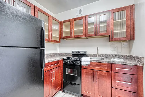 Capital Plaza Apartments Photo 1