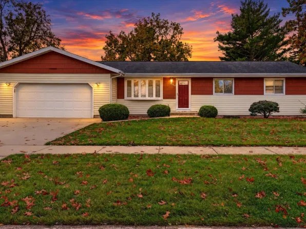 2528 Lilac Ln, Janesville, WI 53545