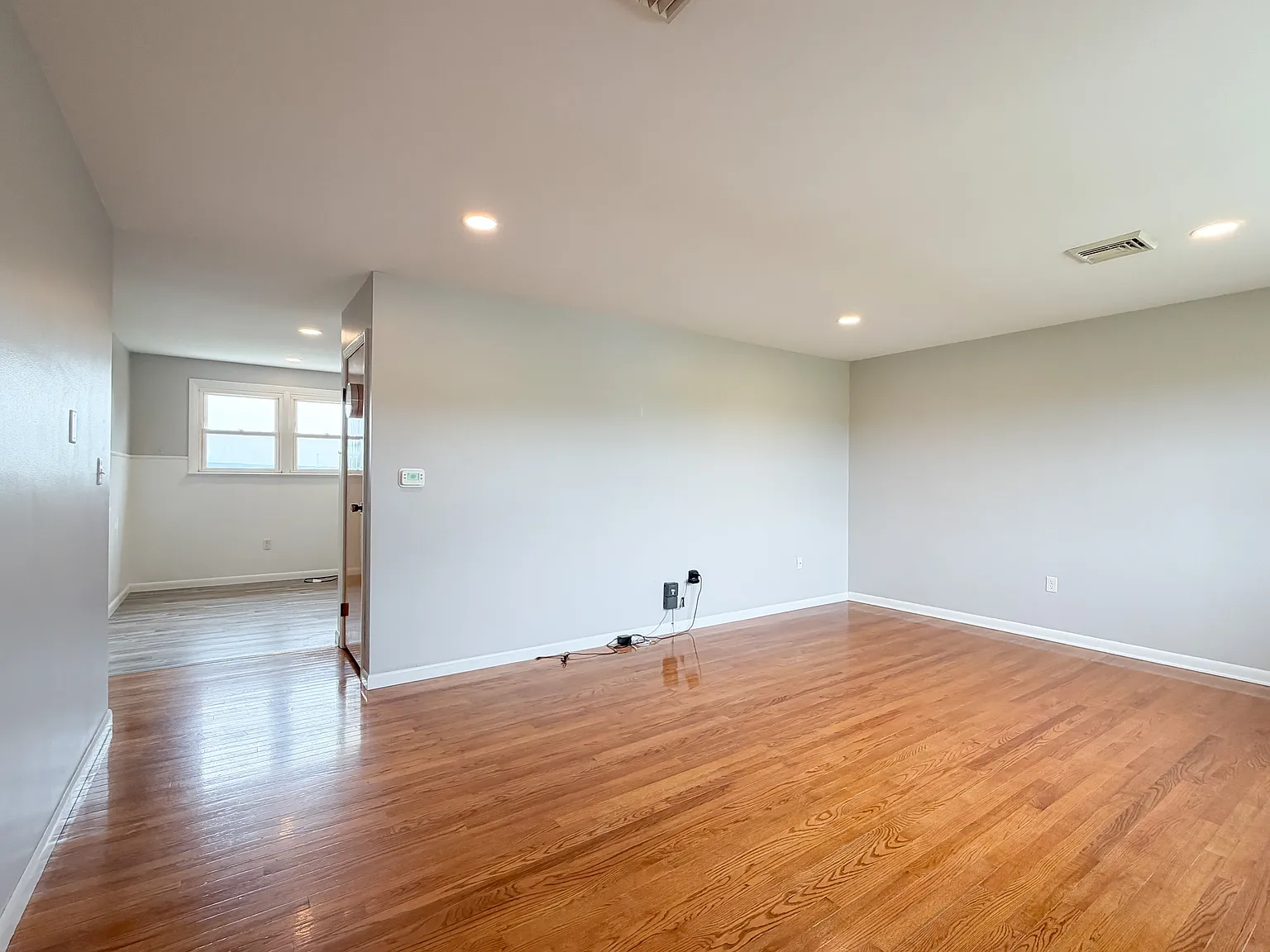3 bed, 1.5 bath, 1120 sqft, $1,695 — Photo 4