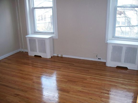 5th image of 858 N 22nd St Floor 2
